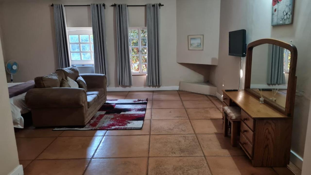 The Hertford Country Hotel Johannesburg Buitenkant foto