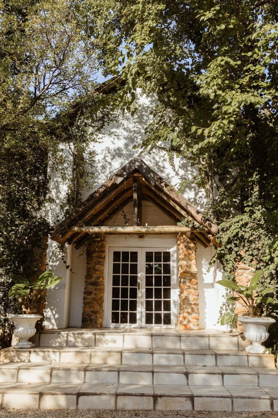The Hertford Country Hotel Johannesburg Buitenkant foto